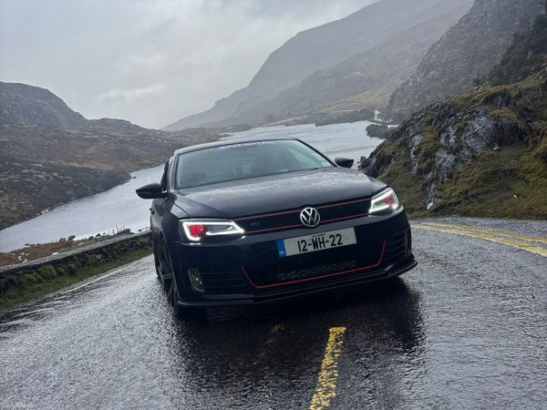 Volkswagen Jetta Saloon, Diesel, 2012, Black