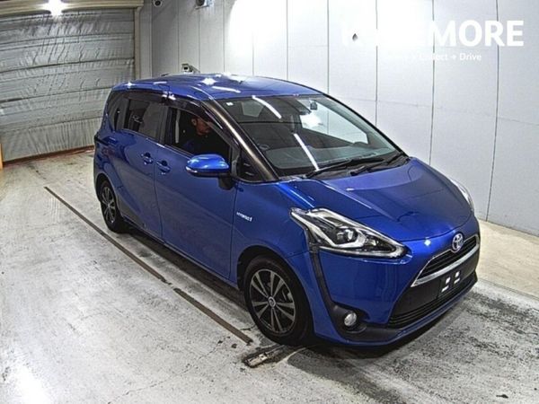 Toyota Sienta MPV, Petrol Hybrid, 2017, Blue