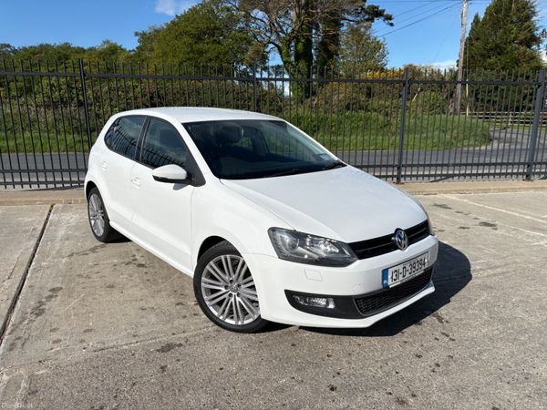 Volkswagen Polo Hatchback, Petrol, 2013, White