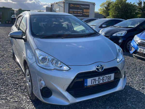 Toyota Aqua Hatchback, Petrol Hybrid, 2017, Silver