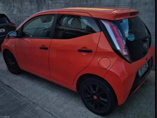Toyota Aygo Hatchback, Petrol, 2015, Orange