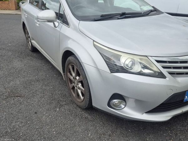Toyota Avensis Saloon, Diesel, 2013, Silver