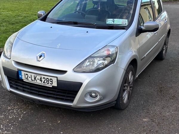 Renault Clio Hatchback, Petrol, 2012, Silver