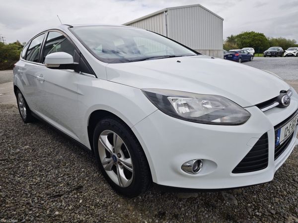Ford Focus Hatchback, Petrol, 2012, White