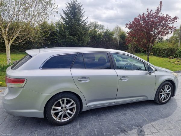Toyota Avensis Estate, Diesel, 2011, Silver
