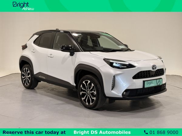 Toyota Yaris Hatchback, Petrol Hybrid, 2024, White