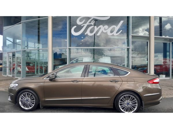 Ford Mondeo Saloon, Diesel, 2016, Brown