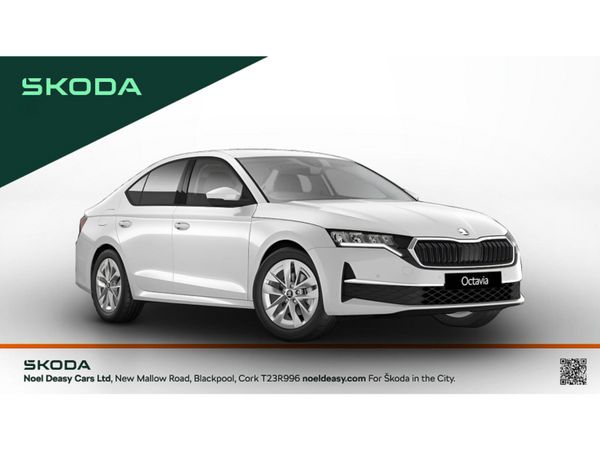 Skoda Octavia Hatchback, Petrol, 2026, White