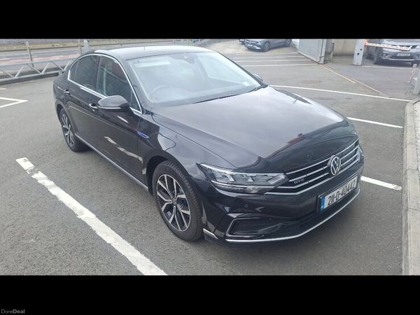 Volkswagen Passat Saloon, Petrol Plug-in Hybrid, 2021, Black