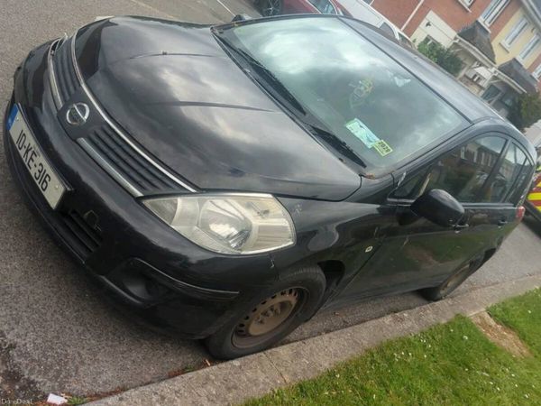 Nissan Tiida Hatchback, Diesel, 2010, Black