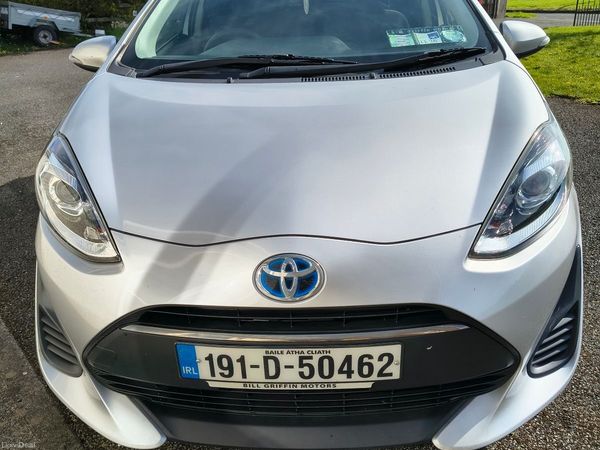 Toyota Aqua Hatchback, Petrol Hybrid, 2019, Silver