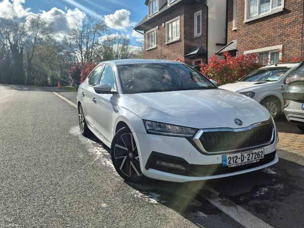 Skoda Octavia Hatchback, Petrol Plug-in Hybrid, 2021, White