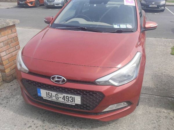 Hyundai i20 Hatchback, Petrol, 2015, Red