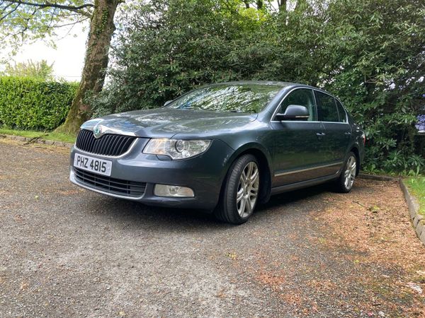 Skoda Superb Hatchback, Diesel, 2009, Grey