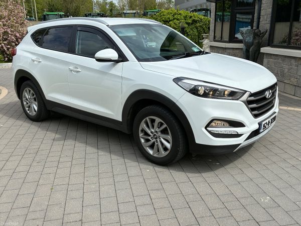 Hyundai Tucson SUV, Diesel, 2015, White