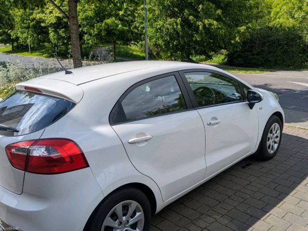 Kia Rio Hatchback, Petrol, 2012, White