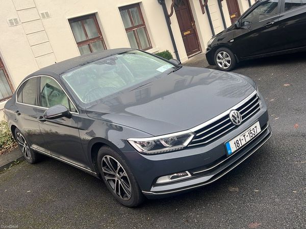 Volkswagen Passat Saloon, Petrol, 2018, Grey