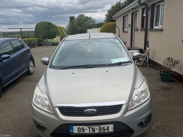 Ford Focus Hatchback, Diesel, 2009, Gold
