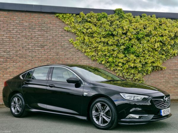 Opel Insignia Hatchback, Diesel, 2019, Black