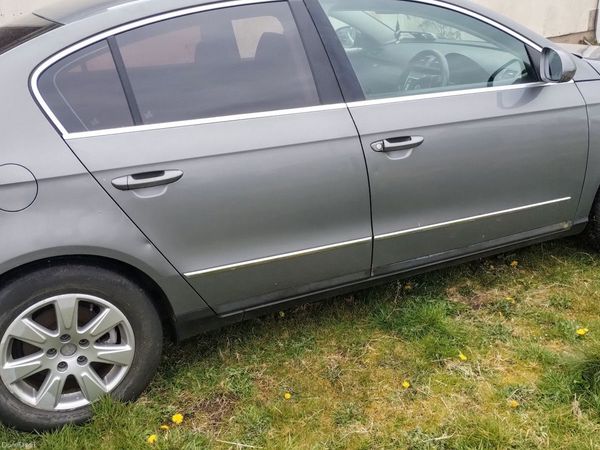 Volkswagen Passat Saloon, Diesel, 2006, Grey