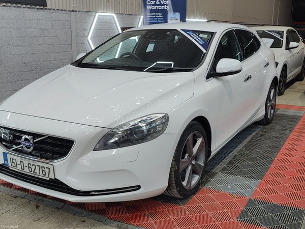 Volvo V40 Hatchback, Petrol, 2015, White