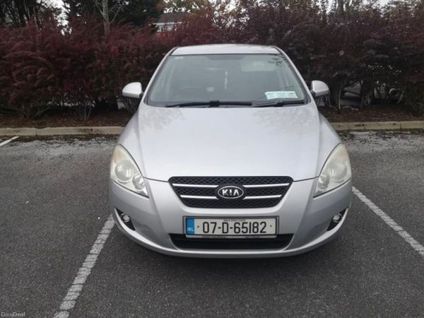 Kia Ceed Hatchback, Petrol, 2007, Silver