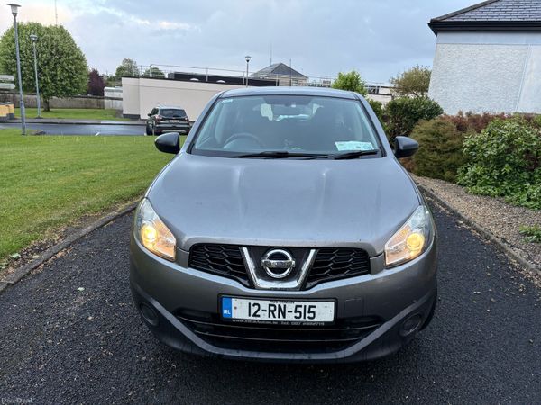 Nissan Qashqai Hatchback, Diesel, 2012, Grey