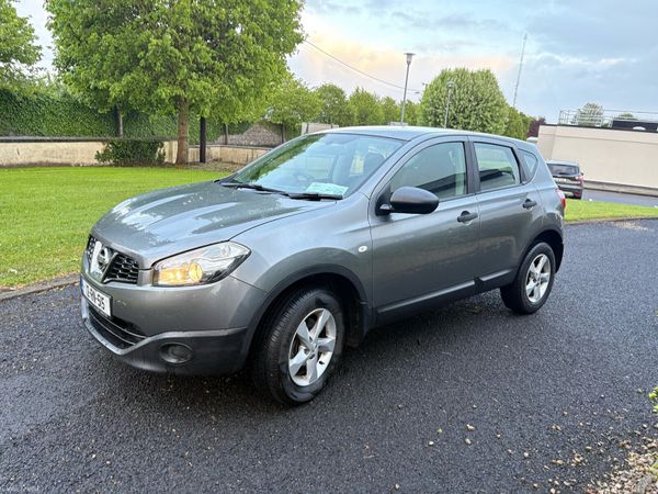 Nissan Qashqai Hatchback, Diesel, 2012, Grey