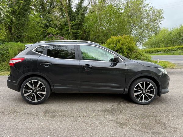Nissan Qashqai Hatchback, Diesel, 2015, Black
