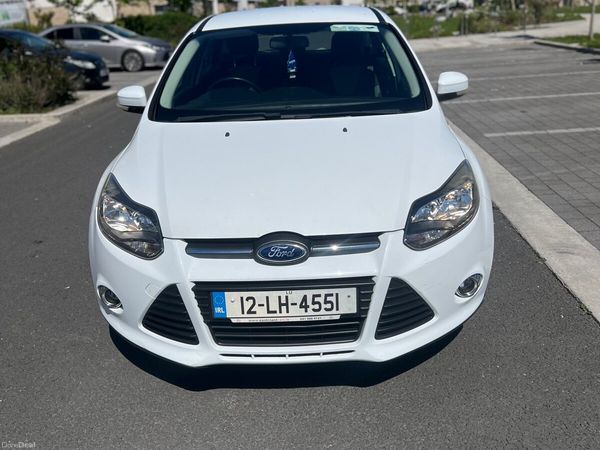 Ford Focus Hatchback, Petrol, 2012, White