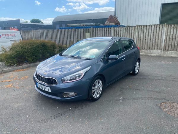 Kia Ceed Hatchback, Diesel, 2012, Blue