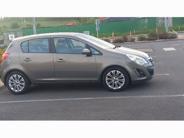Vauxhall Corsa Hatchback, Petrol, 2012, Brown