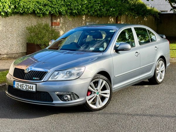 Skoda Octavia Saloon, Diesel, 2012, Grey