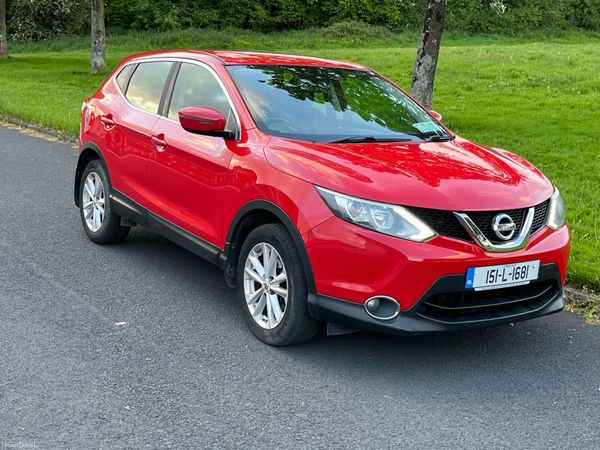 Nissan Qashqai Hatchback, Diesel, 2015, Red