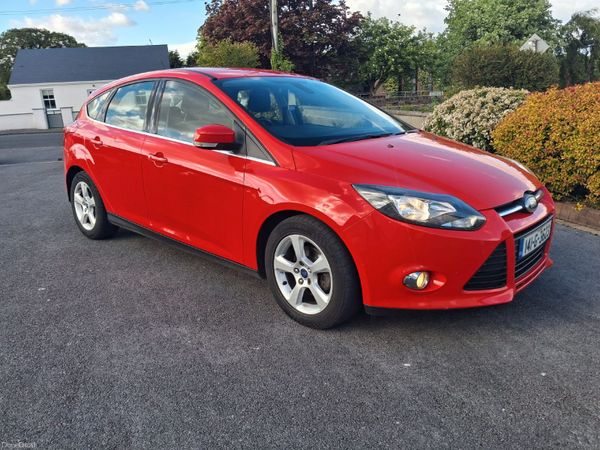 Ford Focus Hatchback, Diesel, 2014, Red