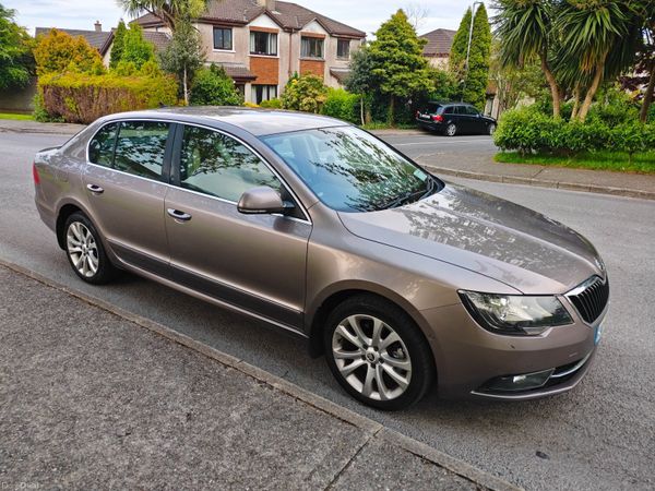 Skoda Superb Saloon, Diesel, 2014, Purple