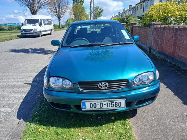 Toyota Corolla Saloon, Petrol, 2000, Green