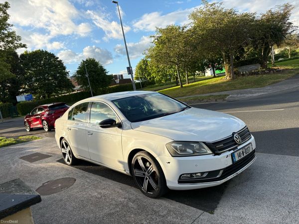 Volkswagen Passat Saloon, Diesel, 2014, White