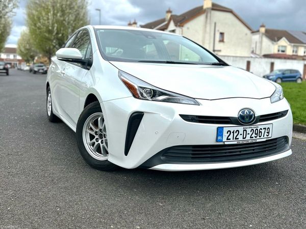 Toyota Prius Hatchback, Petrol Hybrid, 2021, White