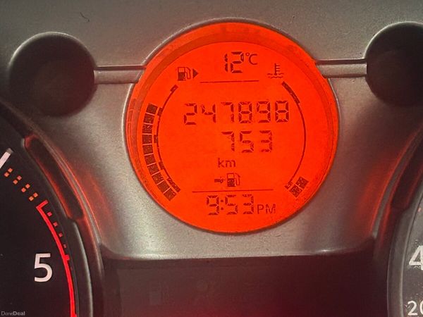 Nissan Qashqai Hatchback, Diesel, 2008, Red
