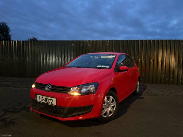 Volkswagen Polo Hatchback, Petrol, 2011, Red