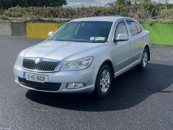 Skoda Octavia Hatchback, Diesel, 2010, Silver