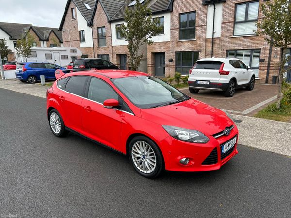 Ford Focus Hatchback, Diesel, 2014, Red