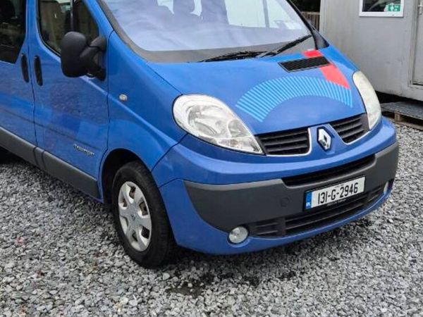 Renault Trafic MPV, Diesel, 2013, Blue