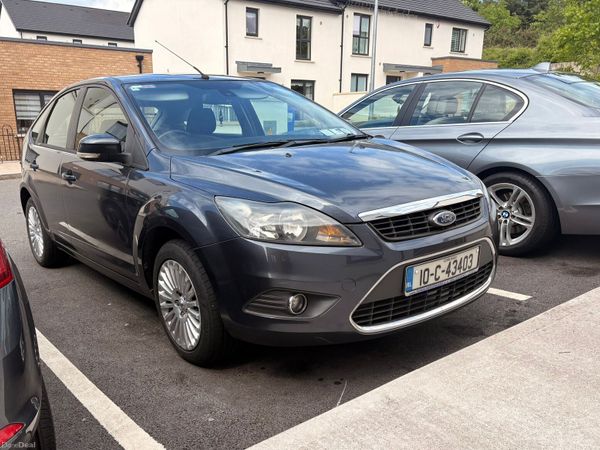 Ford Focus Hatchback, Petrol, 2010, Grey