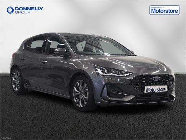 Ford Focus Hatchback, Diesel, 2023, Grey