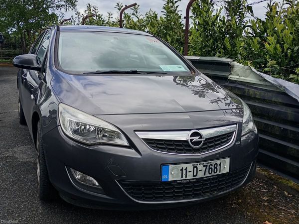 Opel Astra Hatchback, Diesel, 2011, Grey