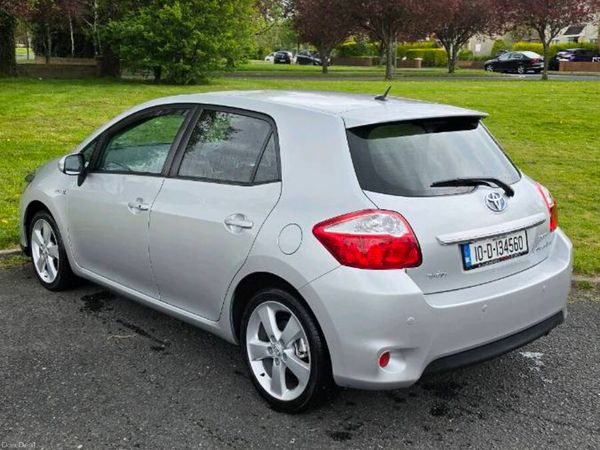 Toyota Auris Hatchback, Petrol Hybrid, 2010, Silver