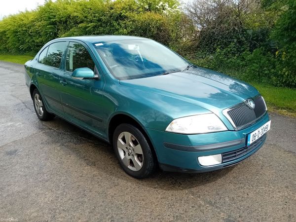 Skoda Octavia Hatchback, Petrol, 2008, Green