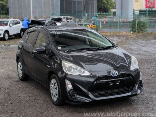 Toyota Aqua Hatchback, Petrol Hybrid, 2015, Black